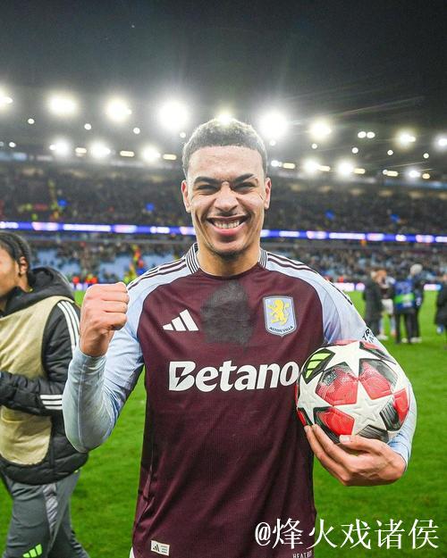 卡拉格:罗杰斯实力非凡,堪称英超顶级球员之一 卡拉格:罗杰斯实力非凡,堪称英超顶级球员之一